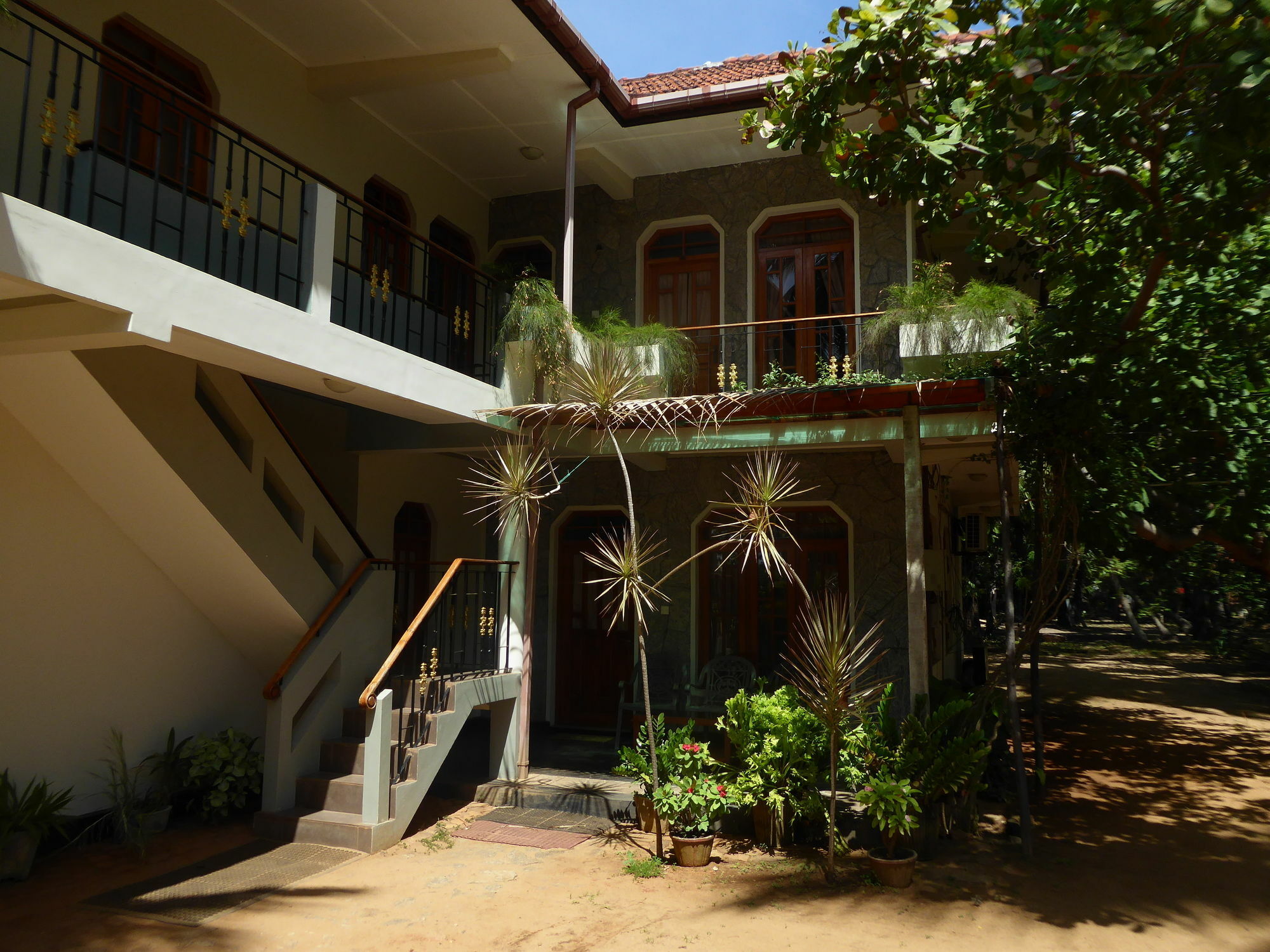 Riviera 2*